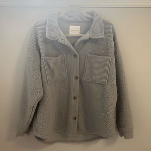 American Eagle- Grey Fleece Button Up Shacket SIZE M